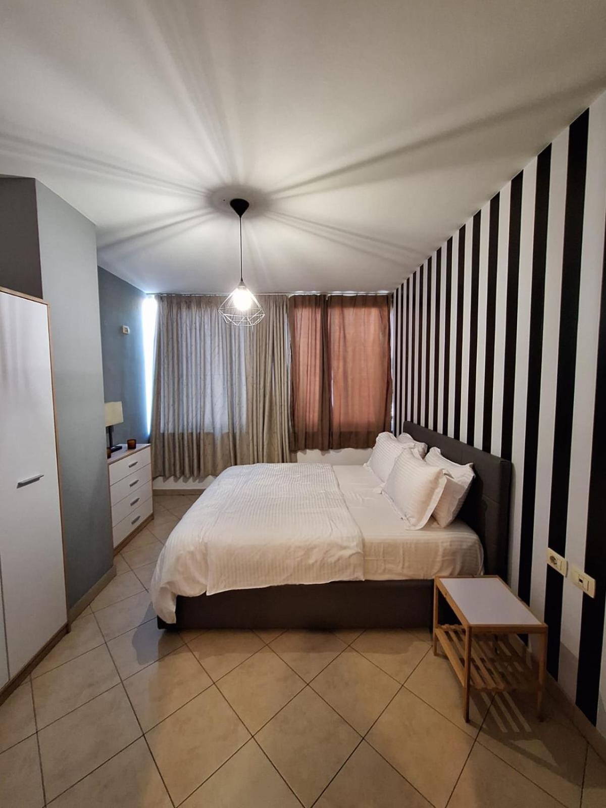 Ergi'S Host Apartment ティラナ エクステリア 写真