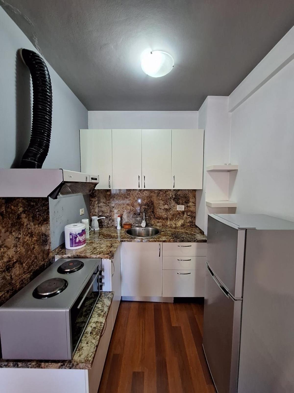 Ergi'S Host Apartment ティラナ エクステリア 写真