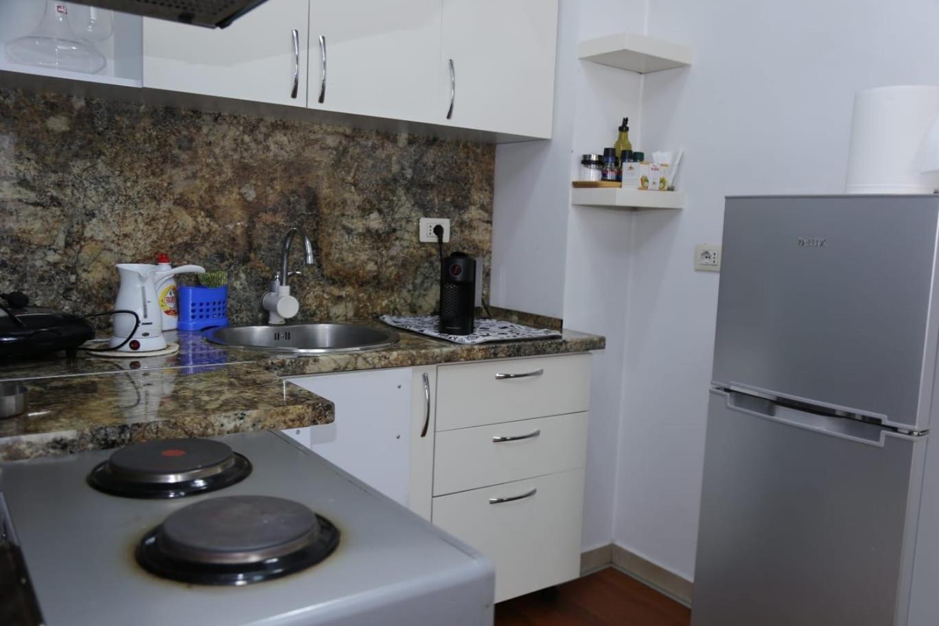 Ergi'S Host Apartment ティラナ エクステリア 写真