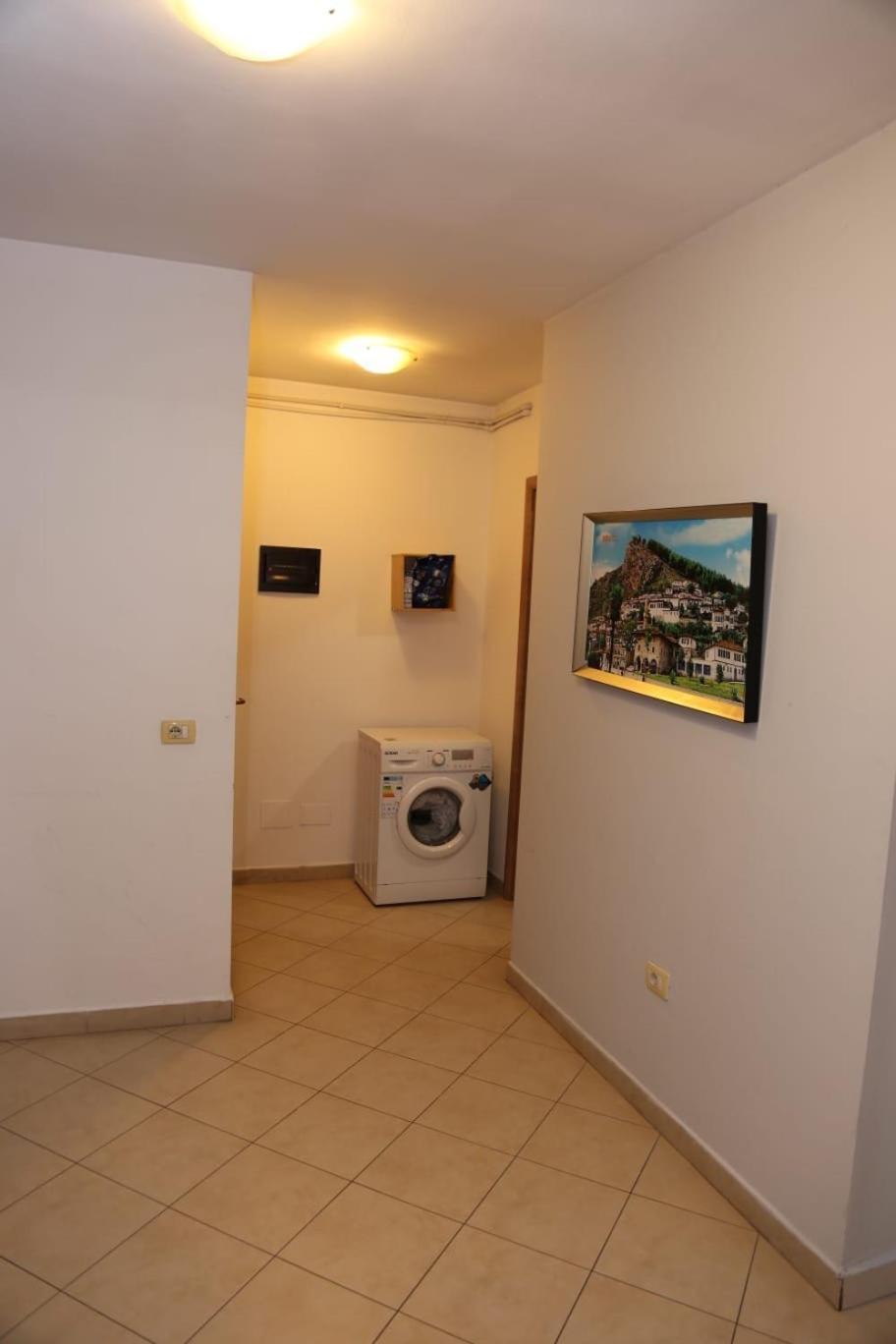 Ergi'S Host Apartment ティラナ エクステリア 写真